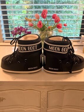 MOON BOOT Classic Snow Boot - Black